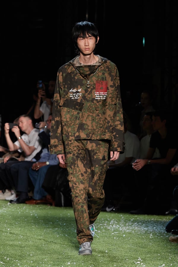 VIRGIL ABLOH着用 OFF WHITE パンツ OFF-WHITE c/o VIRGILABLOH™ -Men's- 2019年春夏 | パリ | 画像30枚